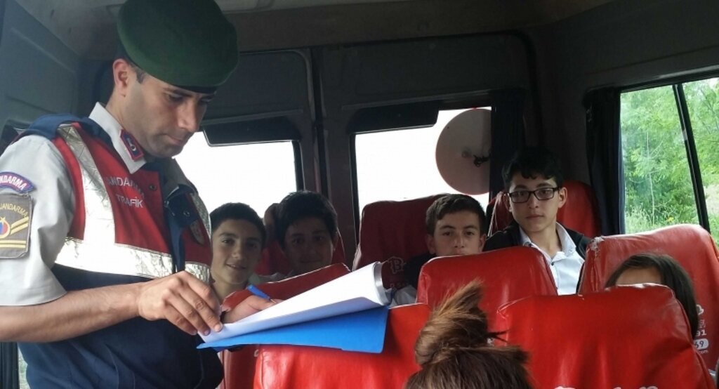 Jandarmadan okul servislerine denetim