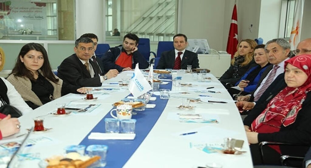 Kadınlara üstün yetenekli çocuklar eğitimi