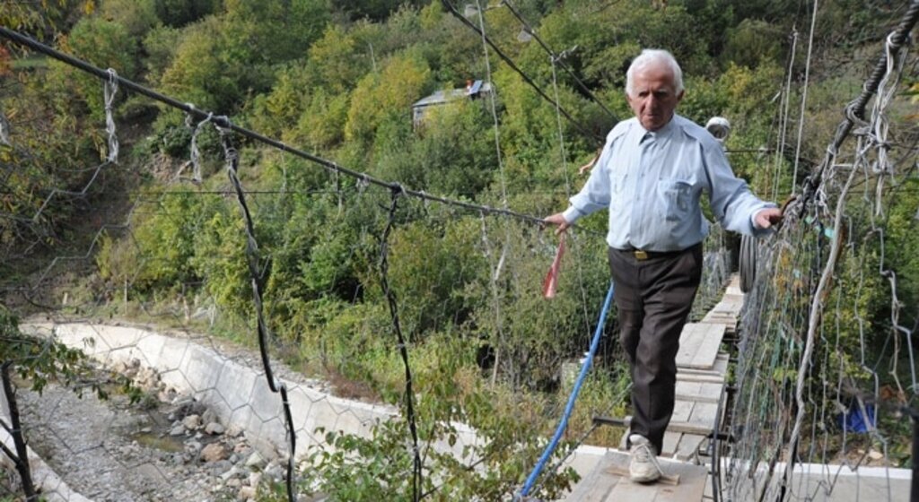 Kan bağışı yapmayan bu köprüden geçemiyor