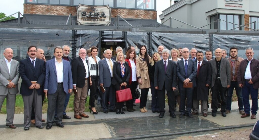Karaaslan akademisyenlerle buluşarak gündeme ilişkin değerlendirmelerde bulundu