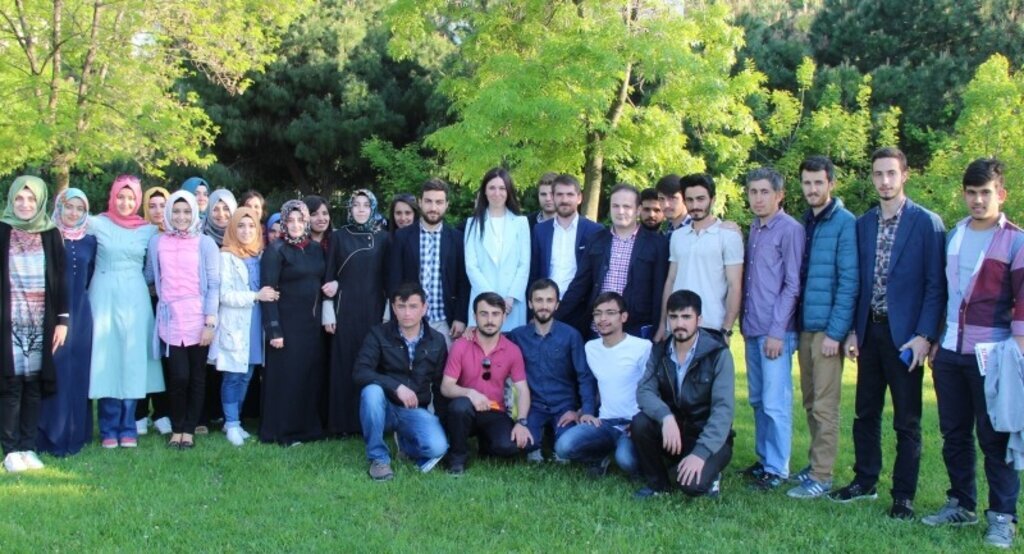 Karaaslan üniversite öğrencileri ile buluştu