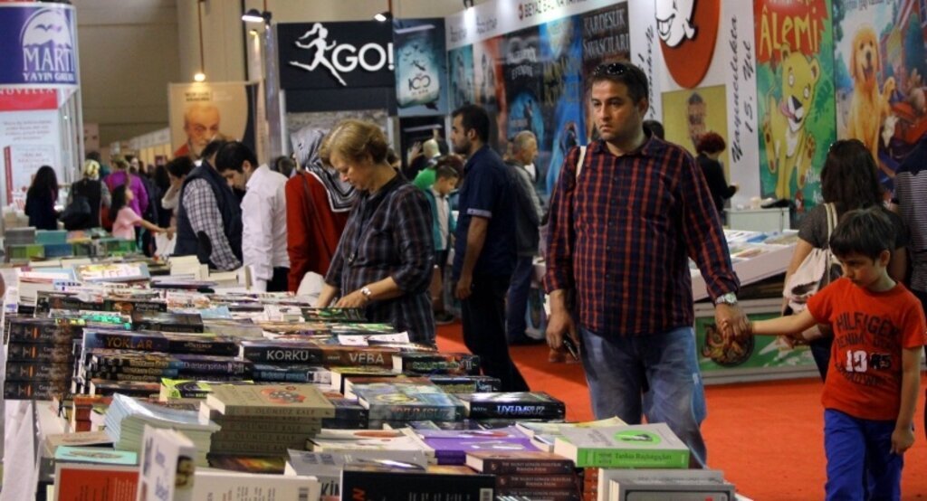 Karadeniz Kitap Fuarı'na yoğun ilgi