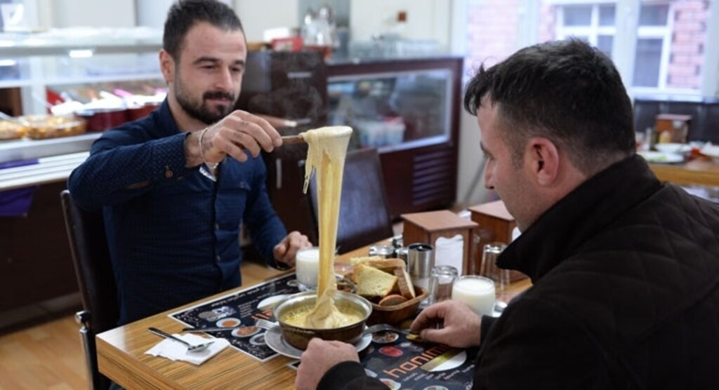 Karadeniz'in vazgeçilmez lezzeti 'kuymak'