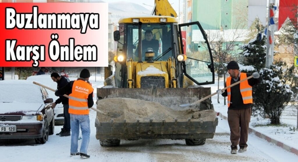 Kavak Belediyesi'nden Buzlanmaya Karşı Önlem