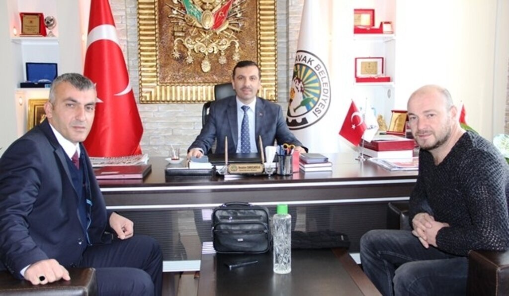 Kavak Kırmızı Beyaz Oluyor