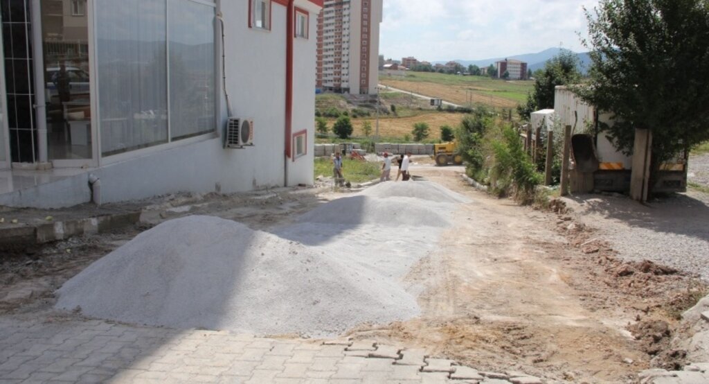 Kavak'ta bordür ve kilitli parke çalışmaları devam ediyor