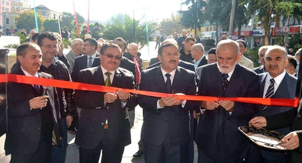 Kaymakam Turan öğrenciler yararına düzenlenen kermese katıldı