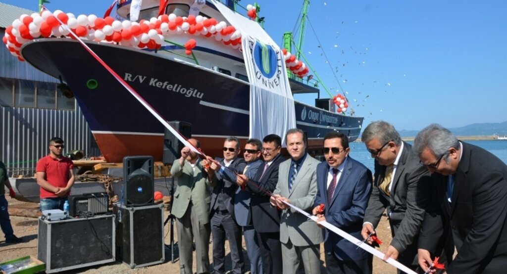 'Kefelioğlu' araştırma ve inceleme gemisi denize indi