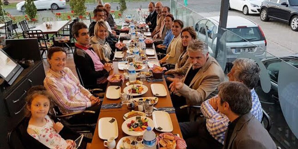 Kent estetiği sempozyumu düzenleme kurulu iftarda buluştu