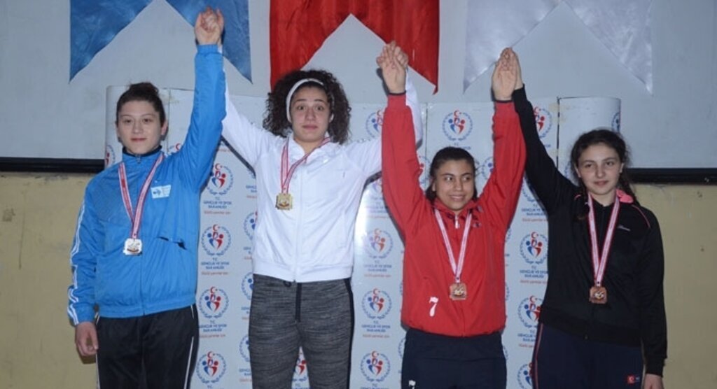 Kilo vermek için gitti, şampiyon oldu