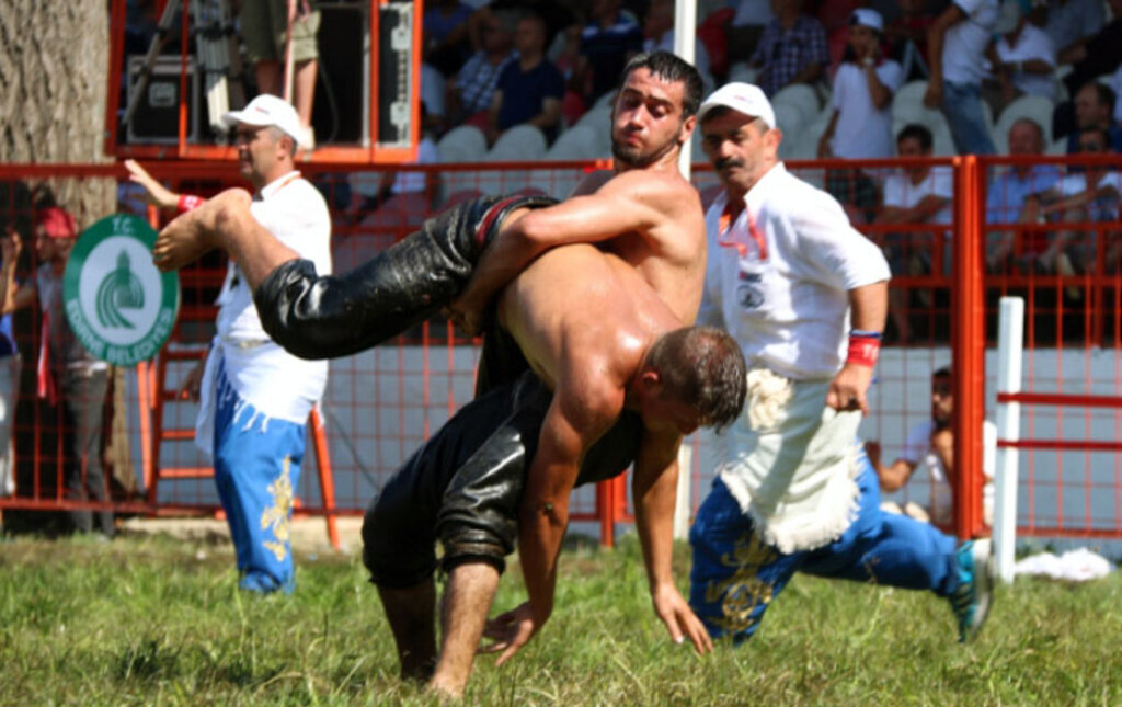 Kırkpınar Yağlı Güreşleri’nde müthiş finaller