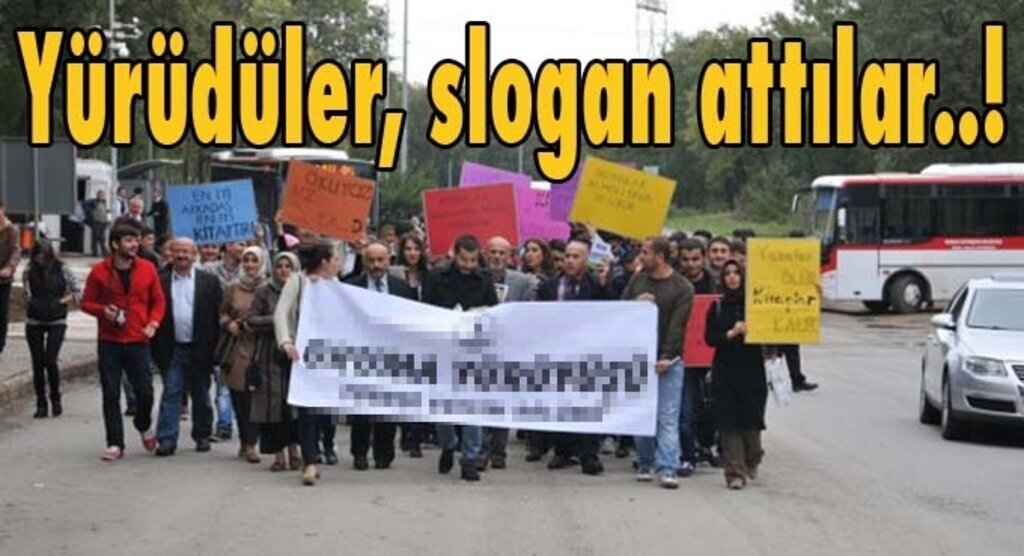 Kitap okumaya dikkat çekmek için OMÜ'lüler yürüdü, slogan attı