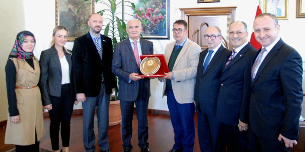 Kızılay'dan Başkan Yılmaz'a konferans daveti