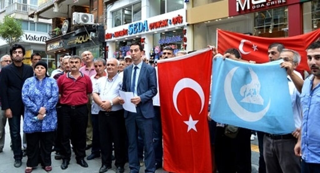 Geze: Korkmayın, Bayrakları asın şehidimiz var