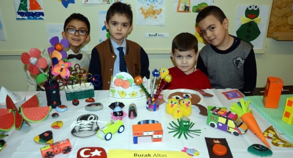 Küçük ellerin büyük sergisi