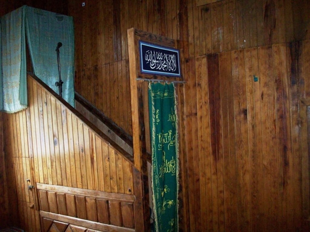 Kullanılmayan tarihi ahşap caminin yeniden cami yapılması istendi