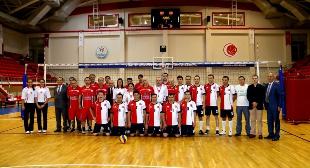 Kurumsal Voleybol Cumhuriyet Kupası başladı