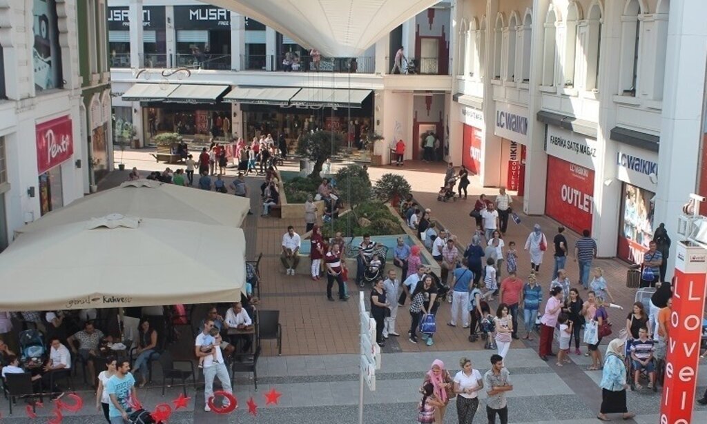 Lovelet AVM okul alışverişini fırsata dönüştürüyor