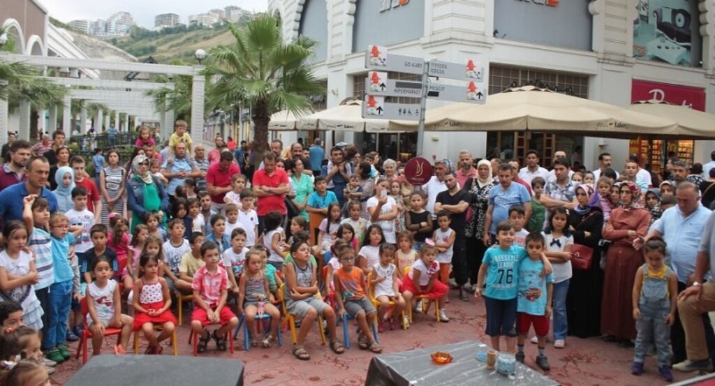 Lovelet AVM’de sadece küçükler değil büyüklerde çok eğlendi