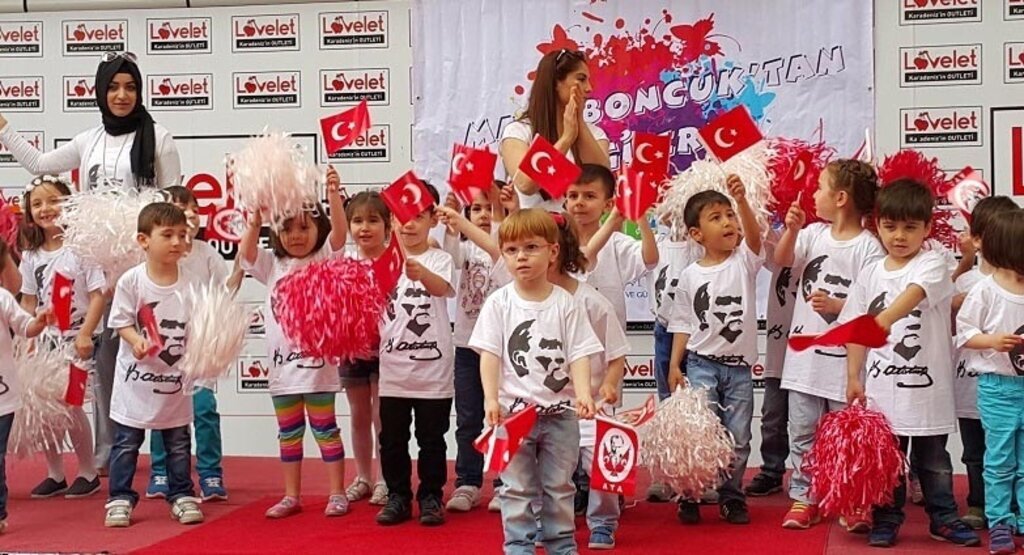 Lovelet AVM’de unutulmayacak zafer bayramı coşkusu