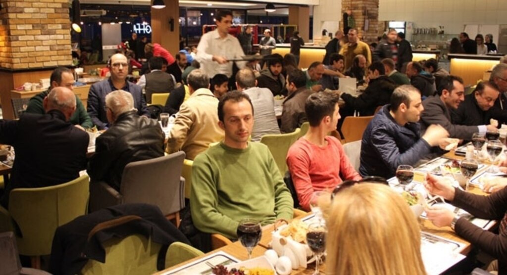 Lovelet Outlet Alışveriş Merkezi’nden Gazetecilere Özel Yemek ve Sinema Keyfi