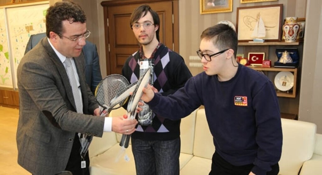 Melek yüzlülerden Taşçı’ya ziyaret