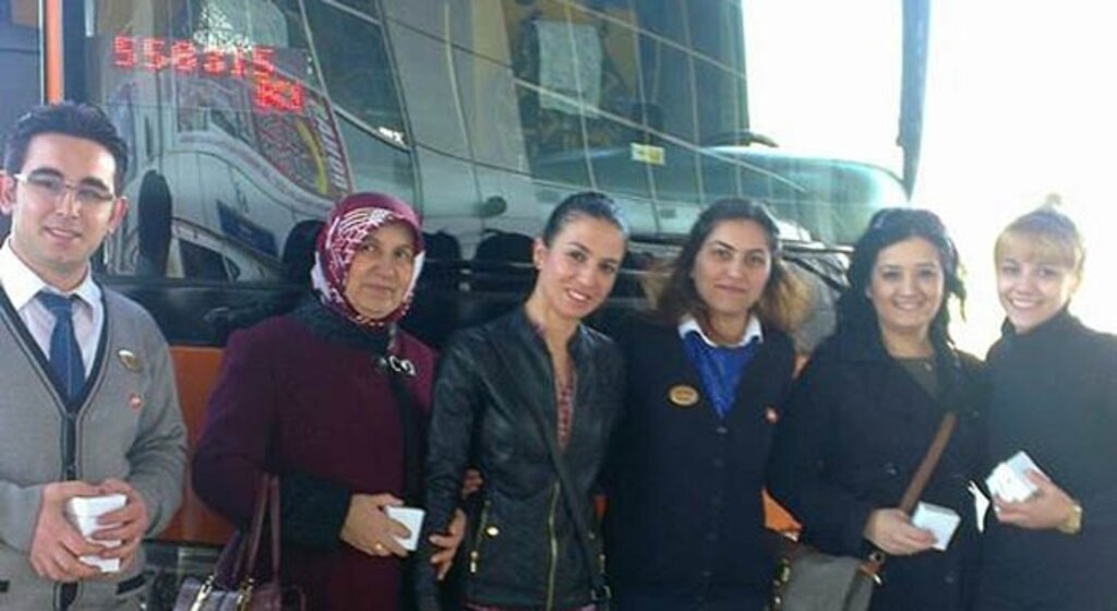 Metro Turizm’den kadın yolcularına hediye