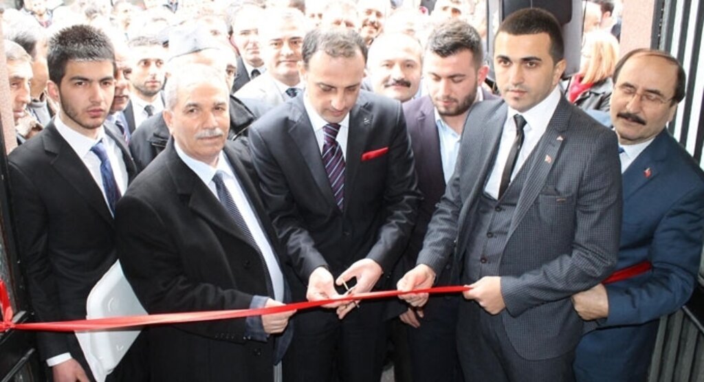 MHP İlkadım İlçe Binası dualarla açıldı