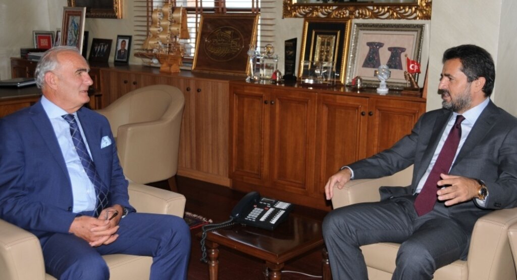 Milletvekili Aday Adayı Talip Öztürk Başkan Yılmaz'ı ziyaret etti