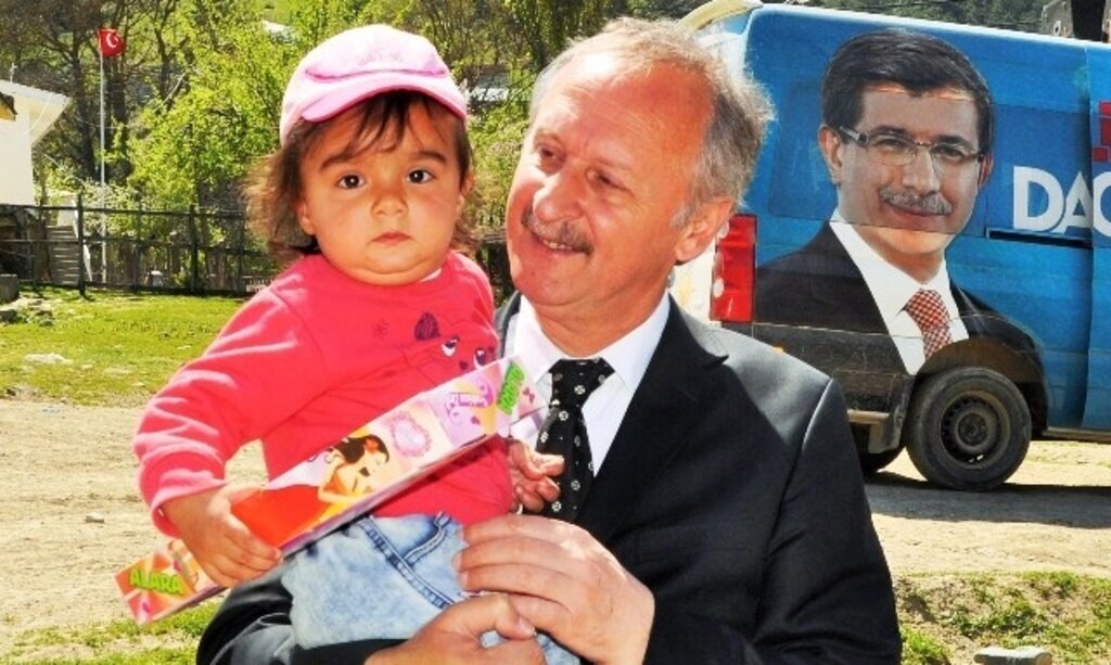 Milletvekili Adayı Özden : Bunlara aldanmayın elinizdeki maaşı da kaptırırsınız