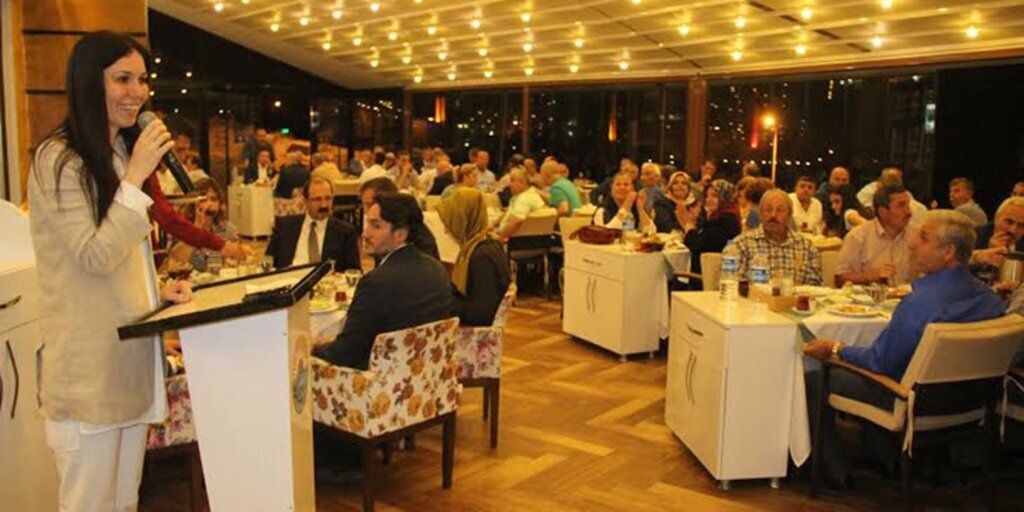Milletvekili Karaaslan Ihlamur Cafe'de iftar programına katıldı