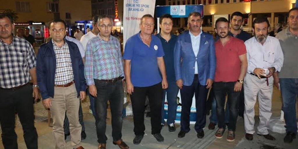 Milletvekili Köktaş demokrasi nöbeti tutan vatandaşlarla biraraya geldi