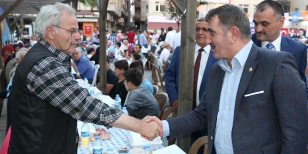 Milletvekili Köktaş Salıpazarı'nda iftar yaptı