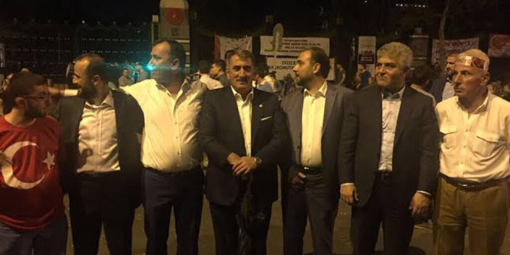 Milletvekili Köktaş Cumhurbaşkanlığı Külliyesi önünde nöbet tuttu