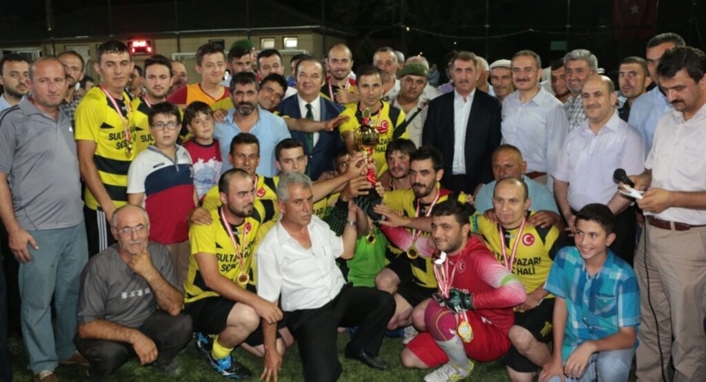 Milletvekili Köktaş Arım mahhallesi Futbol Turnuvası'na katıldı