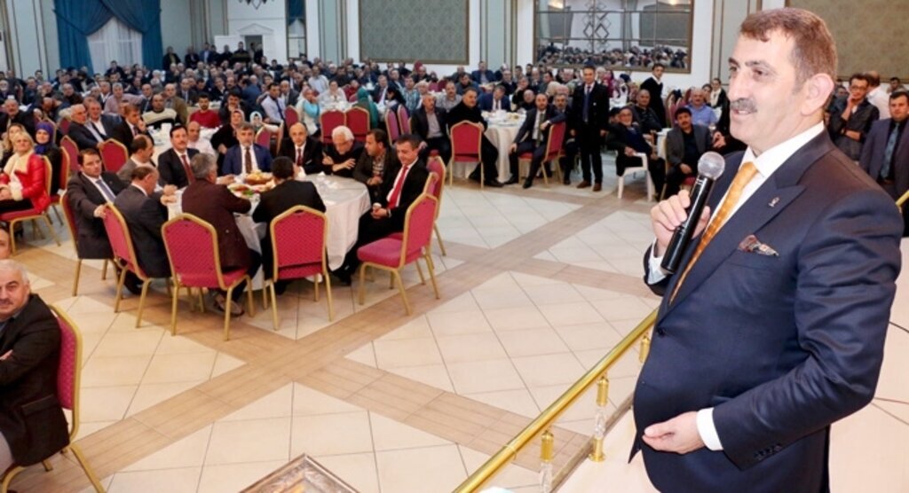 Milletvekili Köktaş'tan İlkadım İlçe Teşkilatı'na teşekkür yemeği