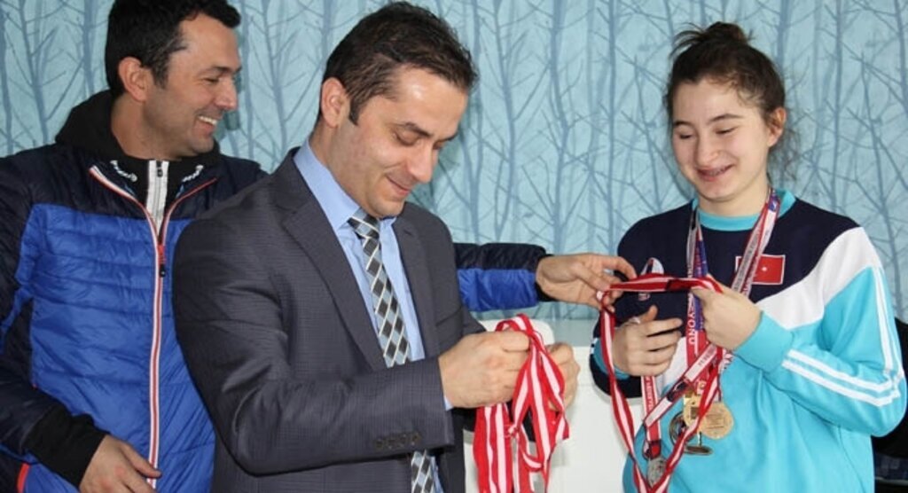 Milli sporcudan Usta'ya ziyaret