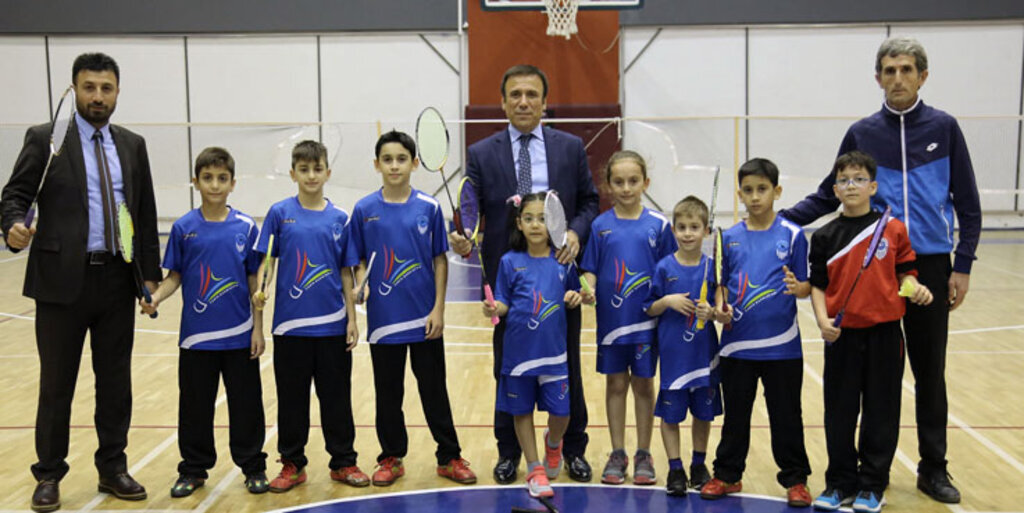 Milli sporculara başkan Genç'ten moral ziyareti