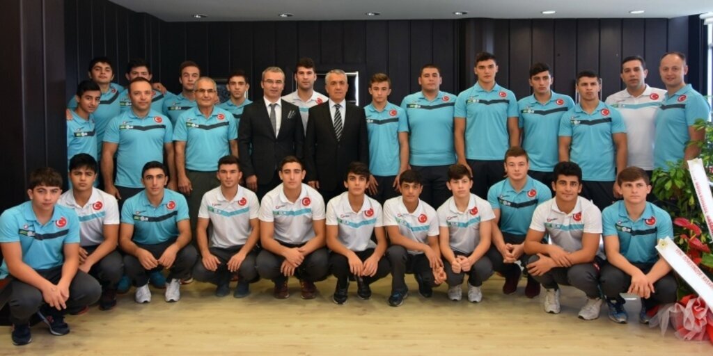 Milli Sporculardan OMÜ Rektörlüğüne Ziyaret