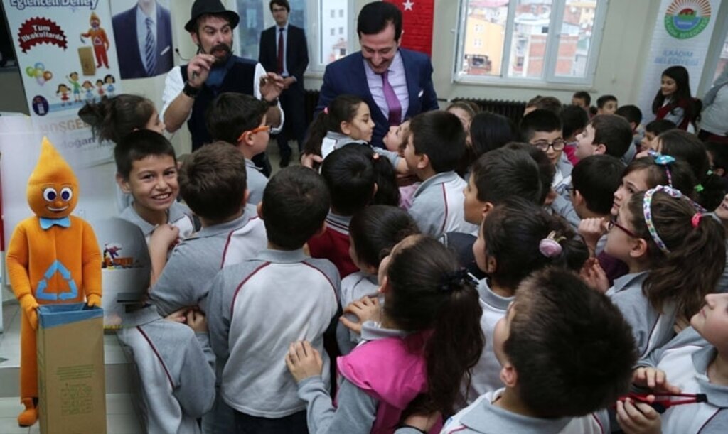 Minikler 'Atık Abi' ile öğrendi