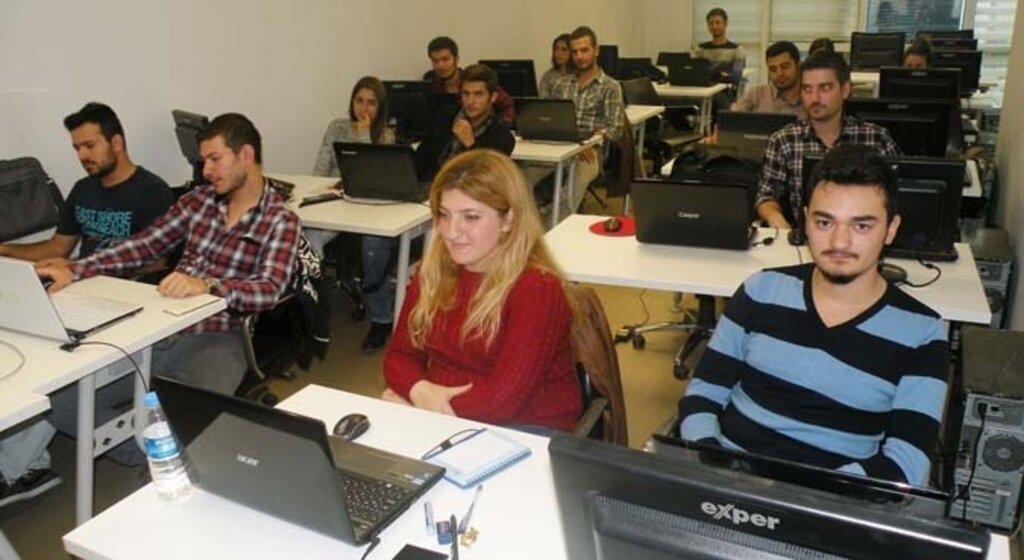 MMO'dan öğrenci üyelerine CAD-CAM eğitimi