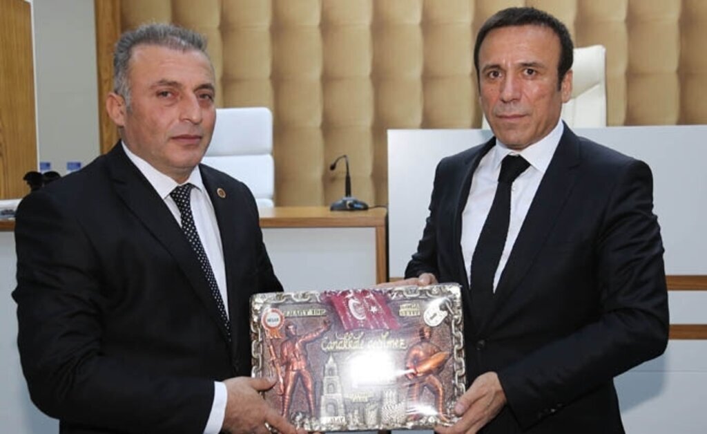 Muhtarlardan Başkan Genç'e teşekkür