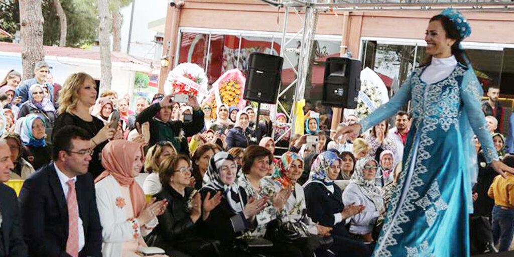 Muhteşem sergi ve defile etkinliğini bu akşam Haberaks TV'de izleyebilirsiniz