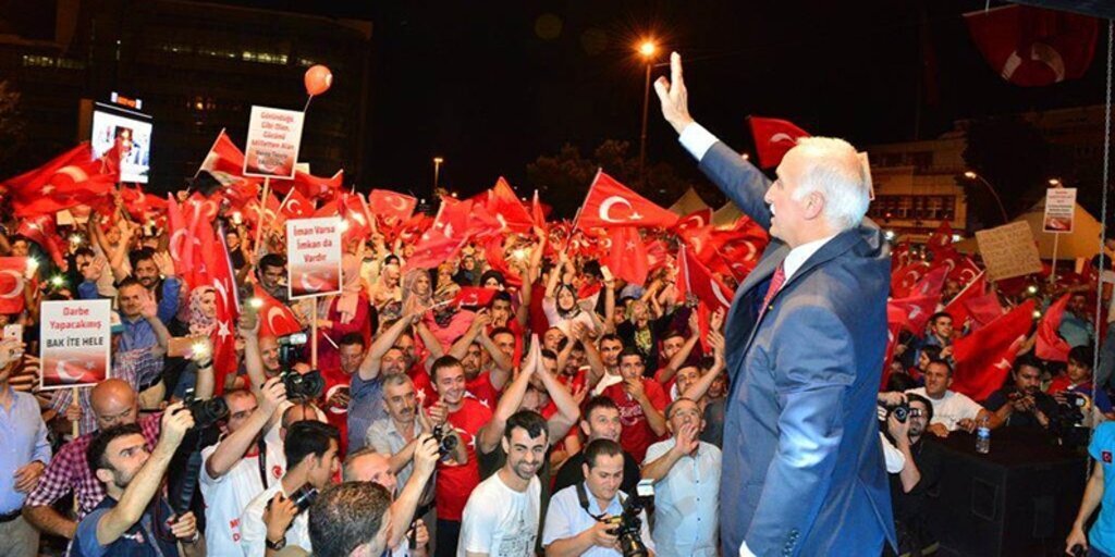 'Nöbet bekleyen Samsunlu hemşerilerime teşekkür ediyorum'