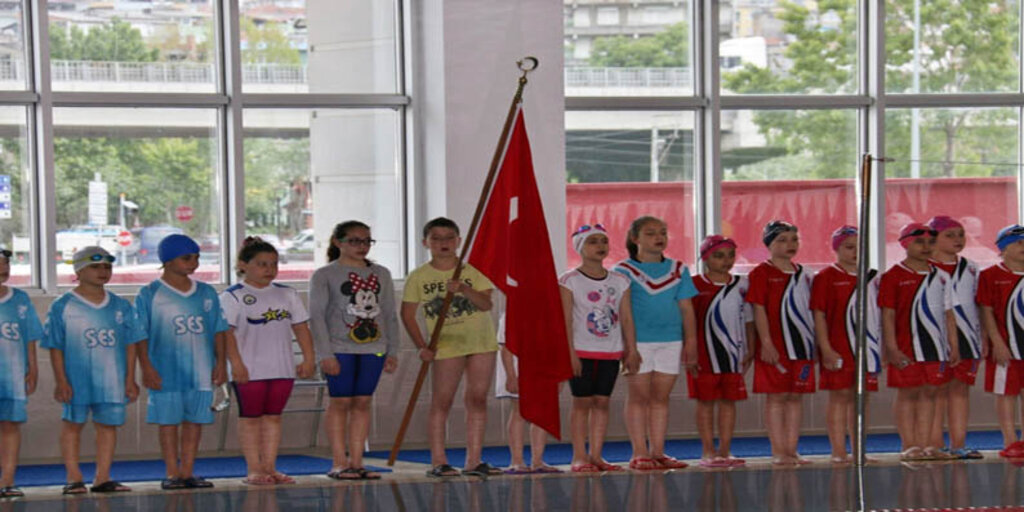  Okul Sporları Minikler Yüzme Müsabakaları Başladı