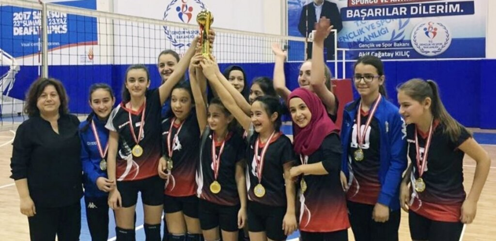 Okullararası Küçükler Voleybol İl Birinciliği Müsakabaları sona erdi