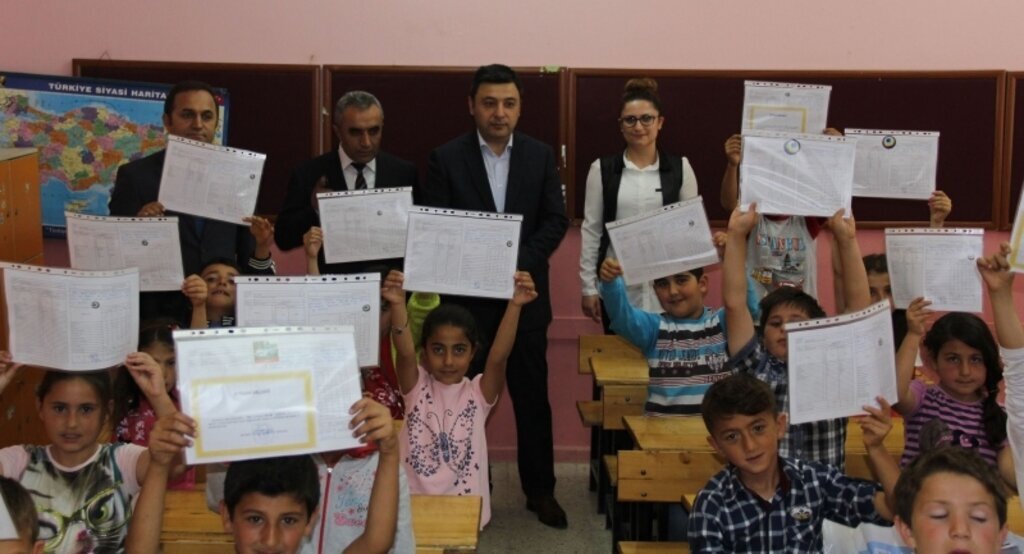 Okullarda karne heyecanı