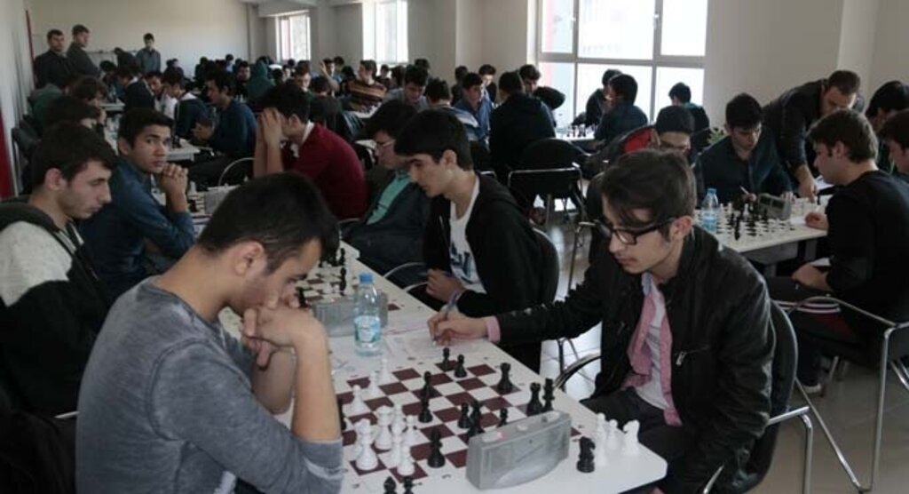 OKULSPORLARI GENÇLER SATRANÇ İL BİRİNCİLİĞİ BAŞLADI