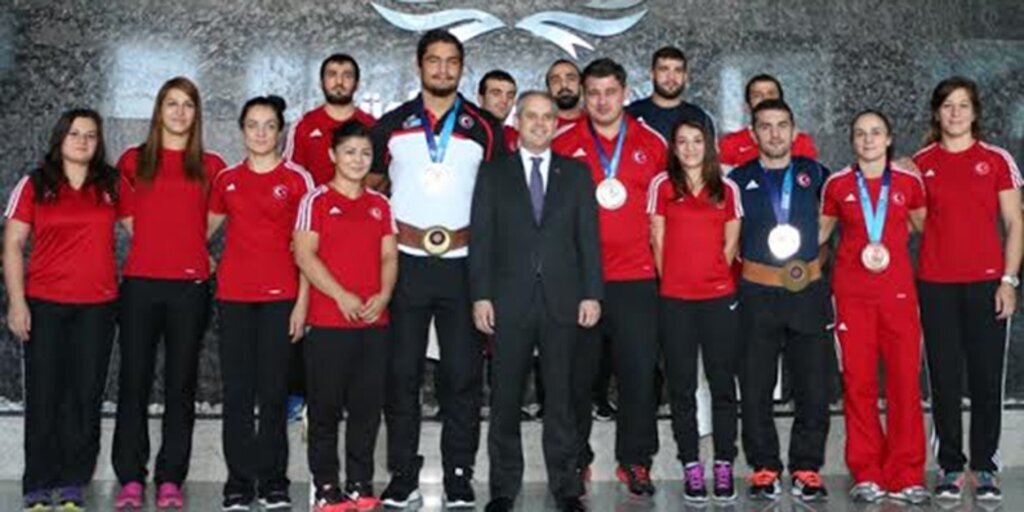 Olimpiyat için son kamplar başladı