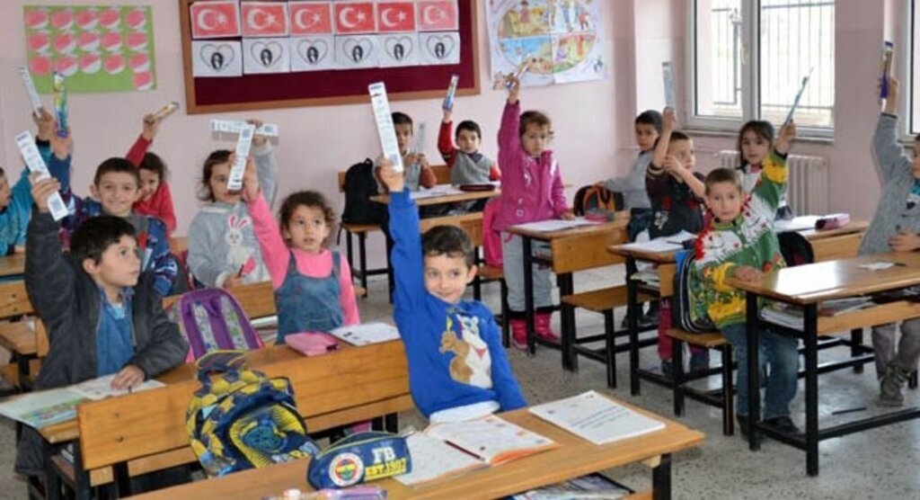 OMÜ Vakfı Koleji'nden Özeren İlk-Ortaokulu'na sağlık köprüsü